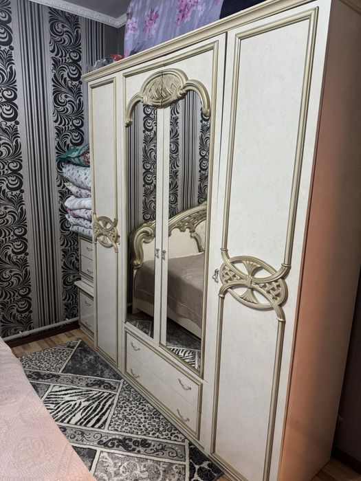 Спальный гарнитур