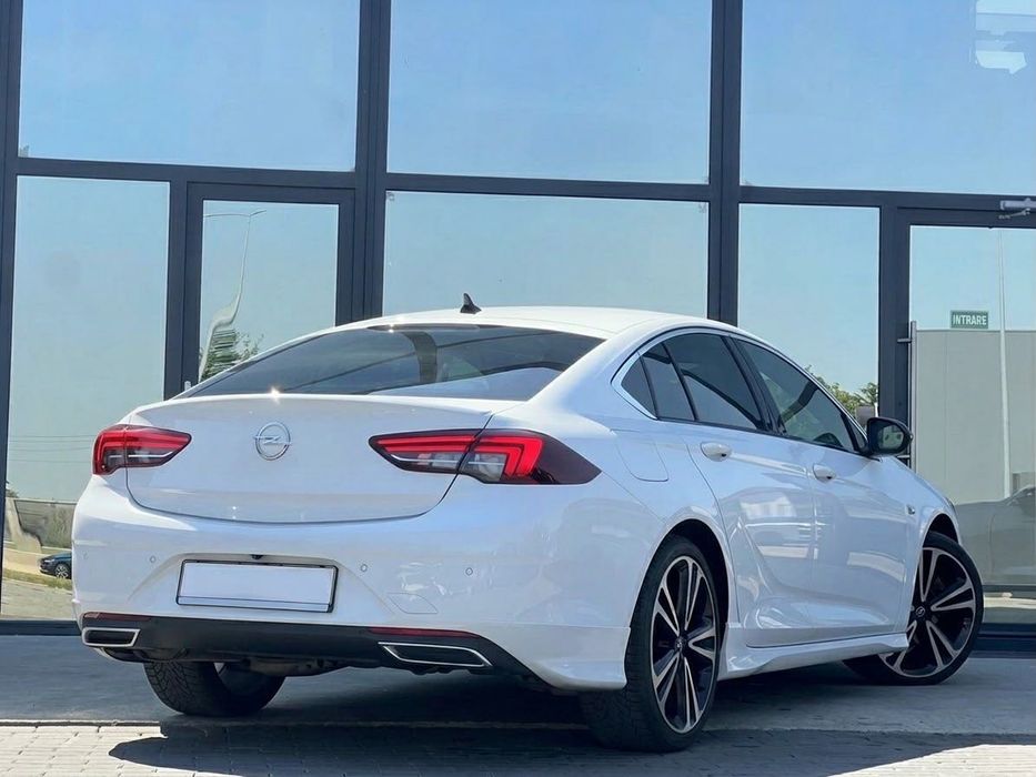 Vând Opel Insignia