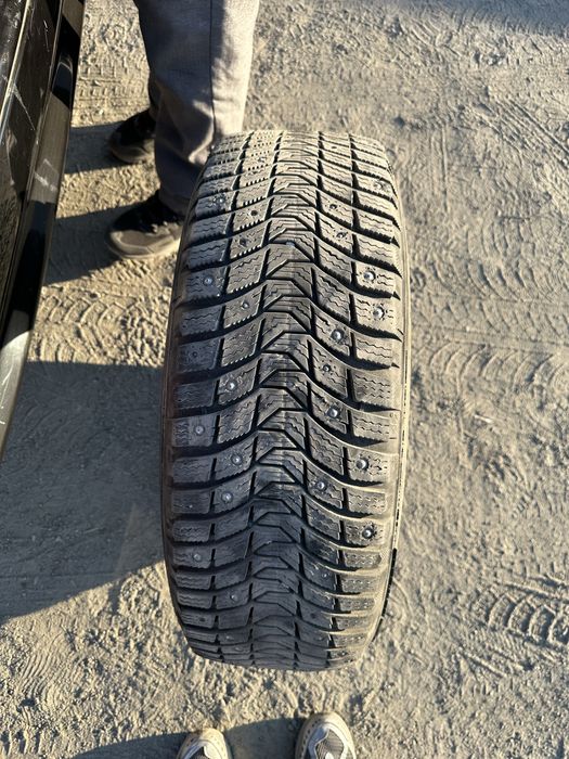 Продам шины Мишлен  215/65 R16