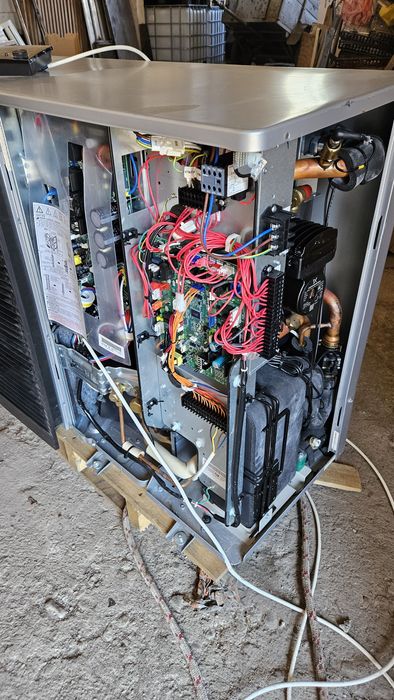 Термопомпа Daikin EDLA11DA3VR