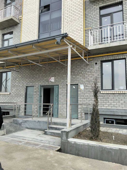 Срочно...Сергели индекс бозори оркасида греен хоусе 1 хона 5-этаж