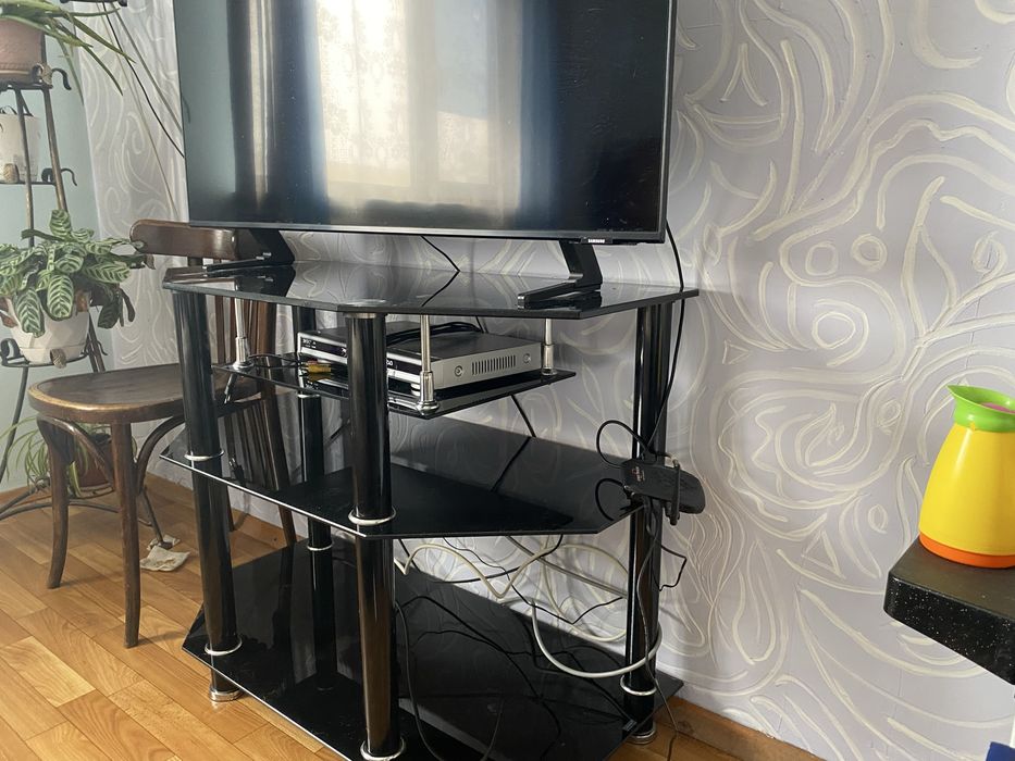 Тв тумба в хорошем состояние