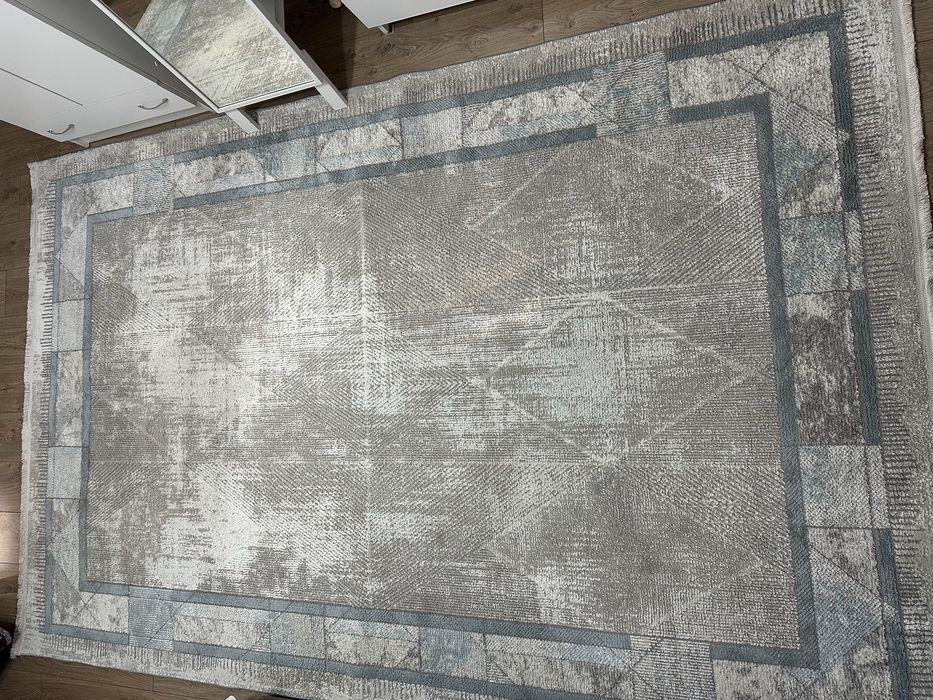 светлый ковер