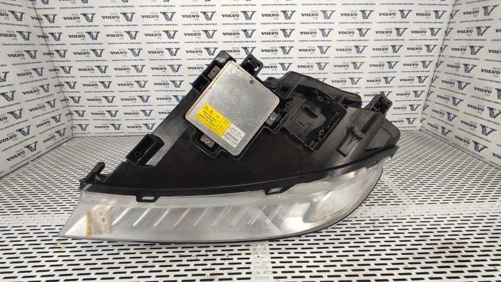Far dreapta XENON OEM VOLVO S80 V70 S70 2008 - 2013