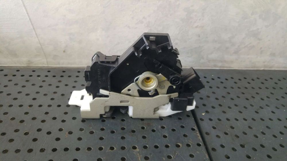 Broasca usa stanga spate ford mondeo 3 b5y 2s4aa26413eb