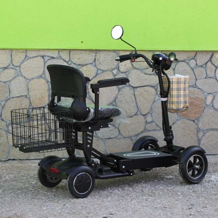 Сгъваема електрическа четириколка MaxMotors Black