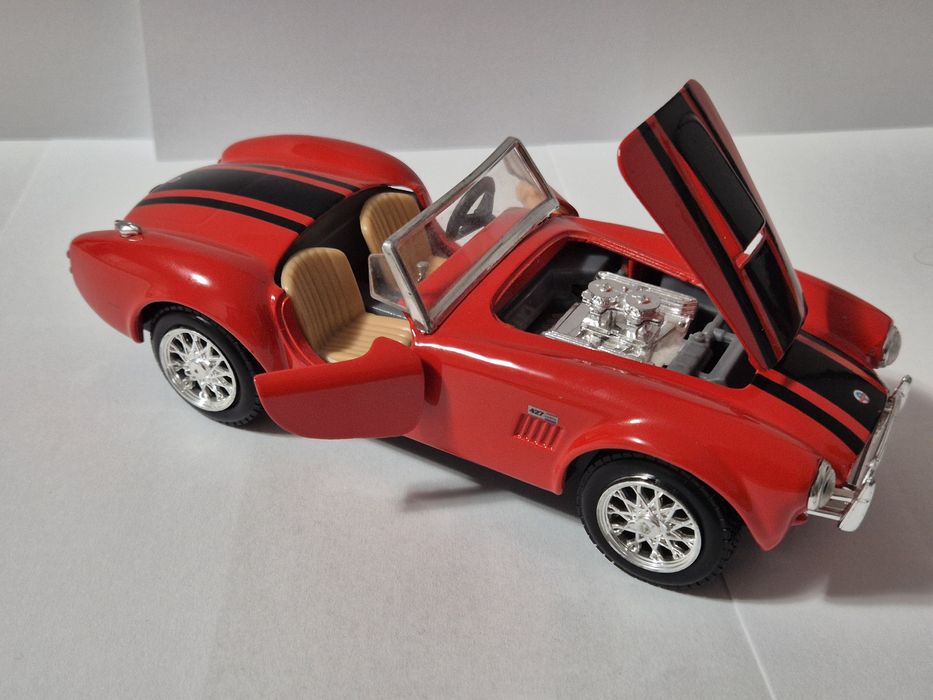 Macheta Cobra 427 scara 1:24