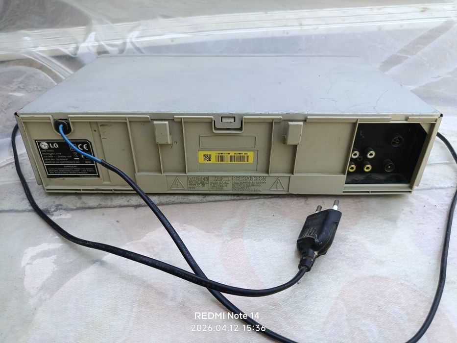 Video magnitafon LG Видеомагнитофон LG