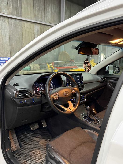 Продается Hyundai i30 2022 года в отличном состоянии