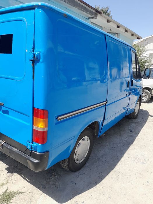 Ford transit siniy