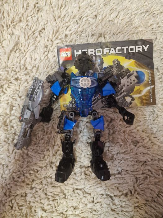 8 figurine lego hero factory