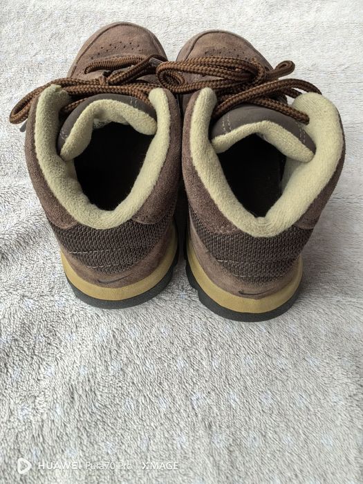 Детски велурени обувки nike номер 27 стелка 16см