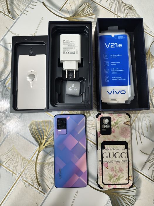 Продам Смартфон Vivo V21E