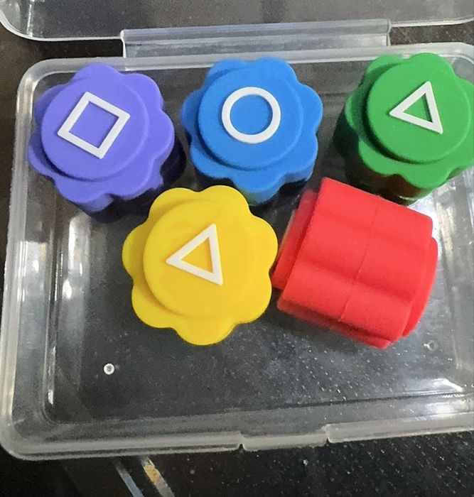 Кубики из игры в кальмара gong-gi