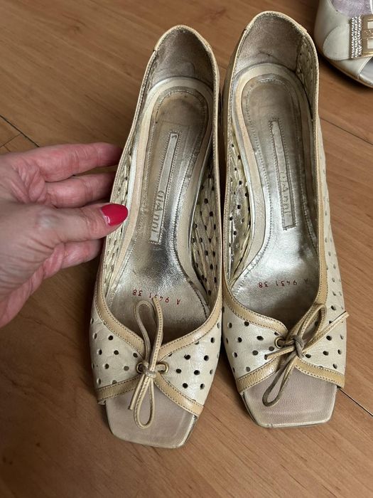 Дамски кожени сандали в бежово и бяло 38 номер