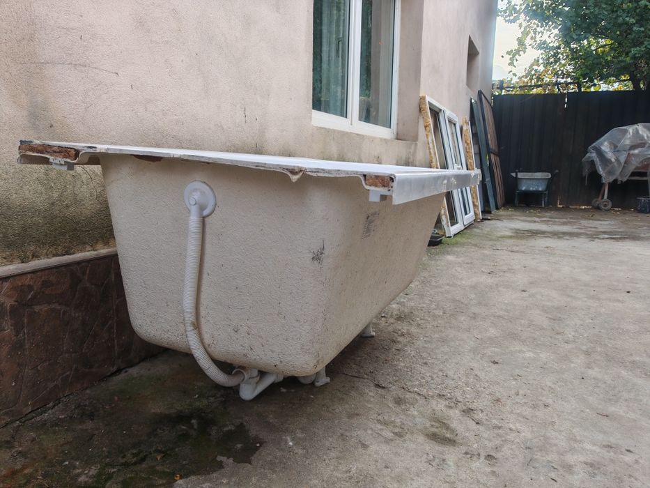 Vând cadă baie puțin folosita