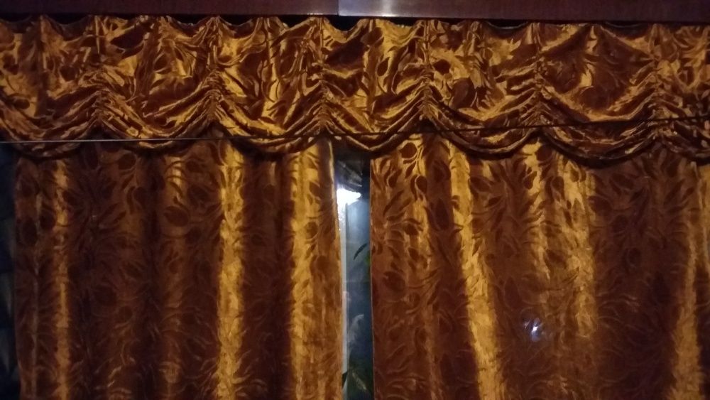 Шторы велюр с ламбрекеном и вторые город