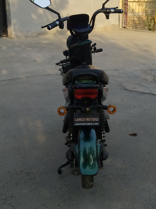 LARGO MOTORS skuter sotiladi 60km/h 60-70yuradi narx kelishamiz