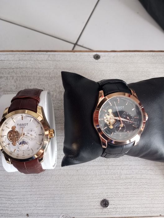 Продаются наручные механические мужские часы  TISSOT.