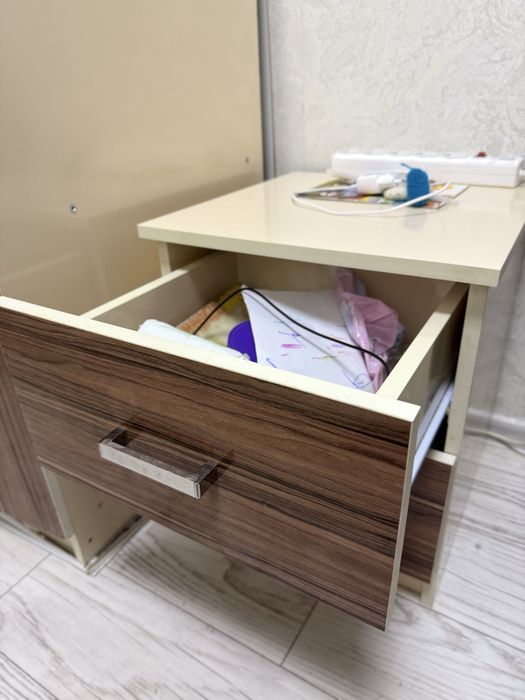 Продаётся тумба. Недорого.