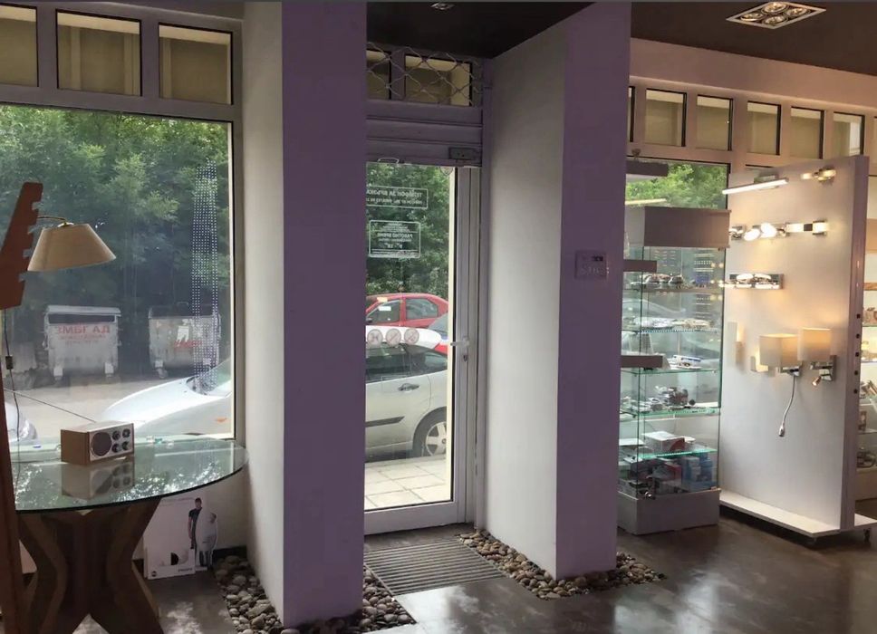 Дава се под наем Магазин в София, Център - 62 кв.м за 612 € - Снимка #2