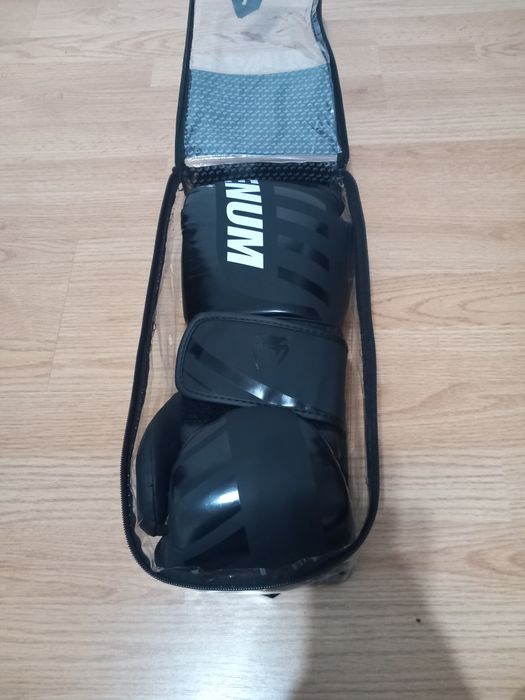 Manusi box Venum Challenger 3.0