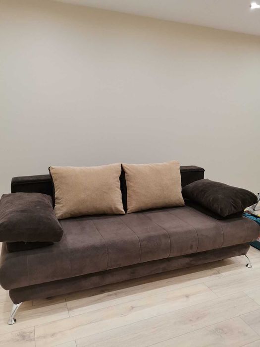 Разтегателен диван