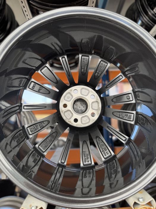 Jante Originale Skoda Superb Octavia 3V Phoenix 5x112 R19 8J ET44 Diamond Cut – Laurin & Klement