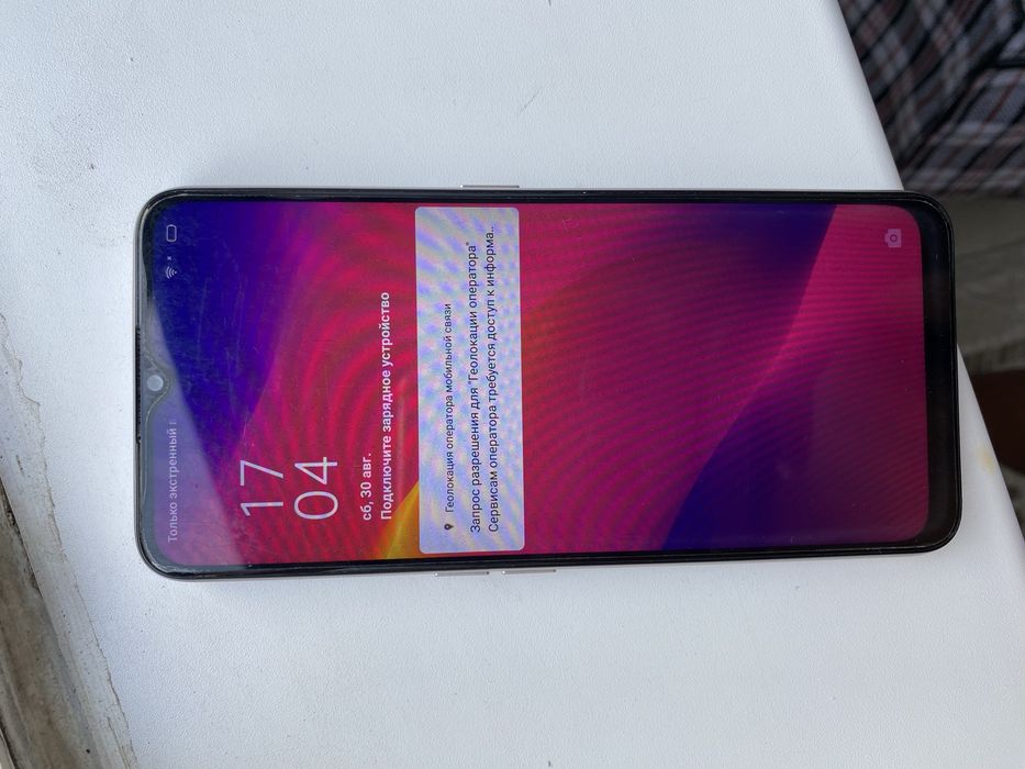 Продам телефон Oppo белый цвет