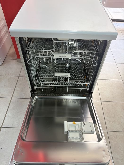 Miele G 4203 sc свободностояща миялна 14 комплекта  /24 мес гаранция