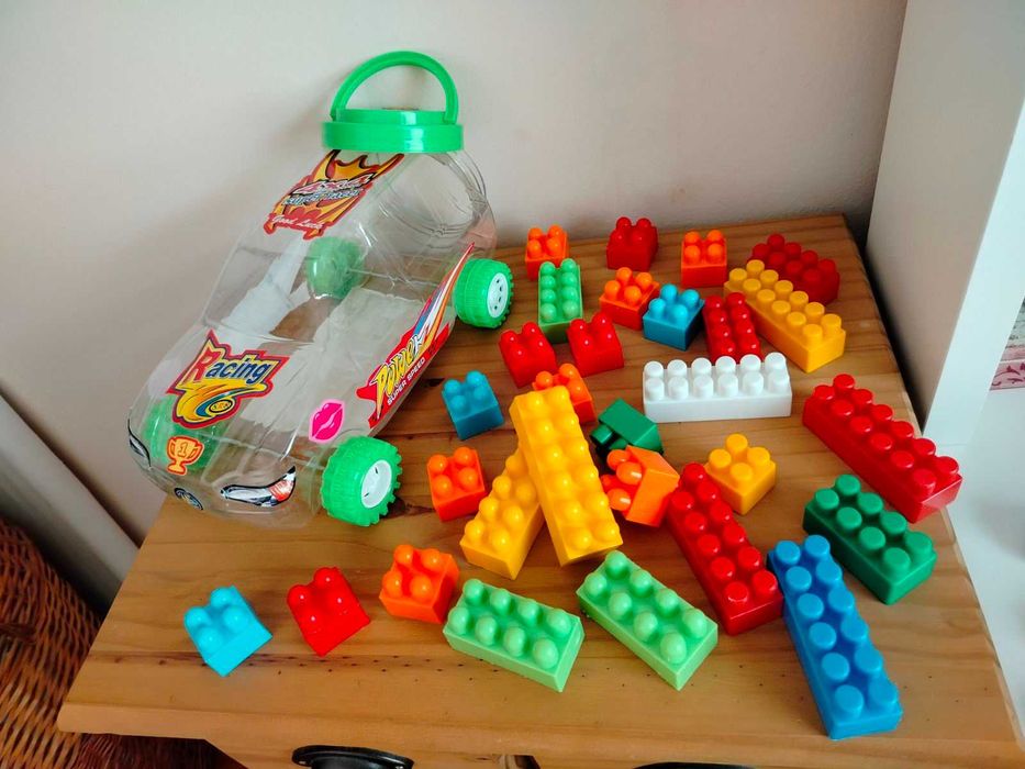 Лот детски играчки- автовоз, багер, строител и мотор