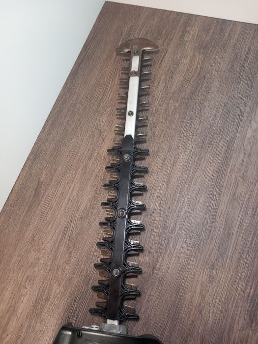 Vând Stihl HS 81R pentru gard viu