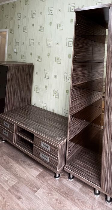 Срочно! Тумба под тв и пенал