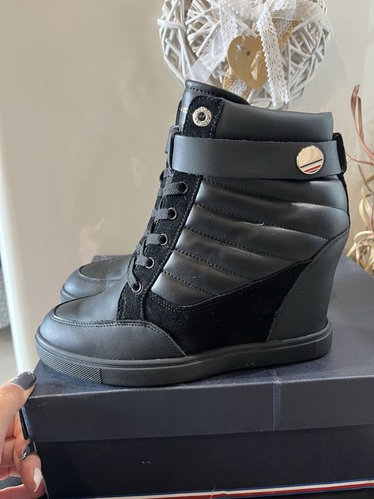 Страхотни Tommy Hilfiger номер 39