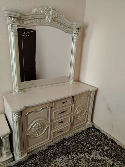 B/u spalni mebel sotiladi