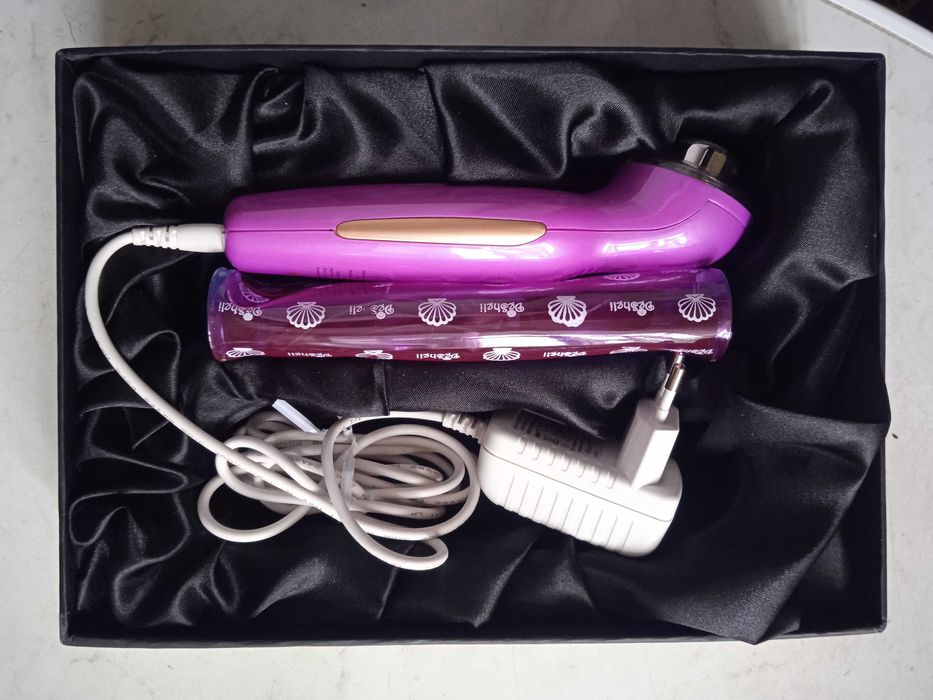 Продам массажёр для лица .