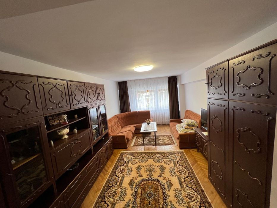 Apartament 3 camere Ultracentral deasupra la cofetaria Select