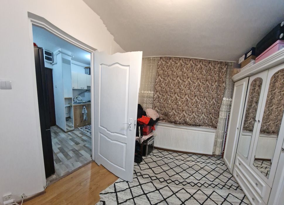 Garsoniera de vânzare