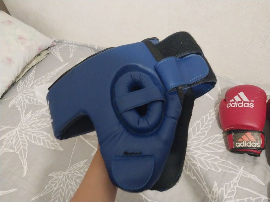 Продам перчатки боксерские