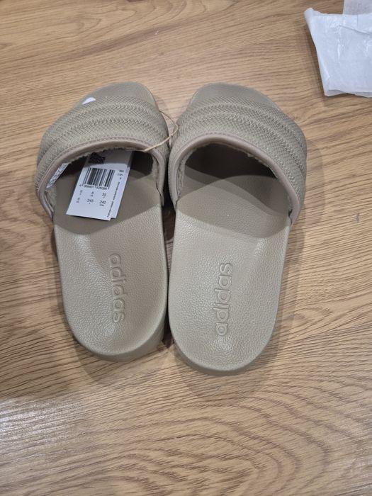 Нови чехли Adidas 39