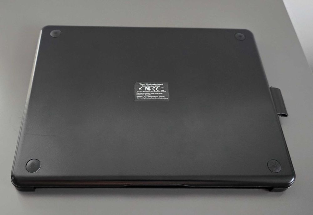 Husa cu tastatura iPad 10.9 inch 2022 / iPad 11 inch 2025, Negru