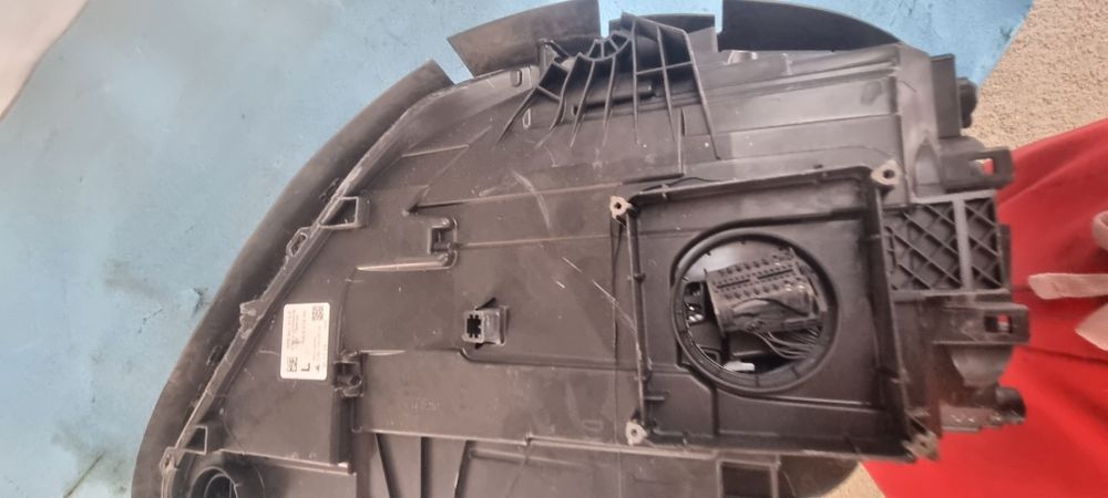 far stanga porsche macan