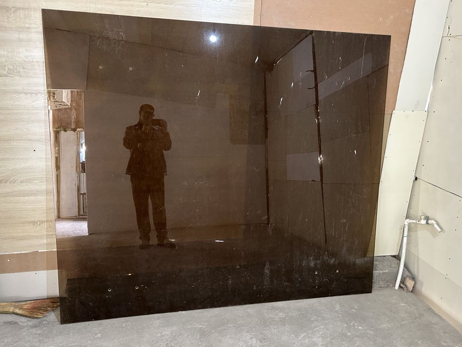 Продам не дорого стекло каленная затемненая 1.90 на 2.20