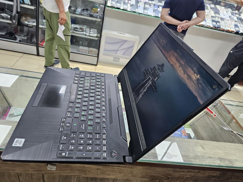 Asus TUF FX506L Core i5 + GTX1650