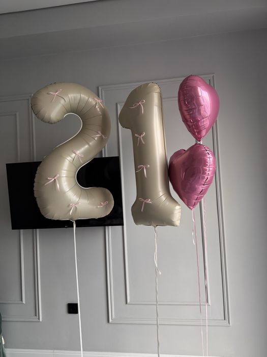 Шарики цифры подарок цветы праздник