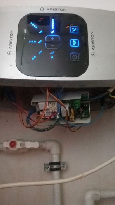 Установка ремонт аристон водонагревател.