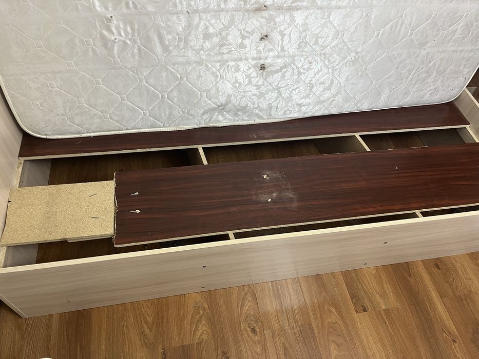 Бесплатно, кровать