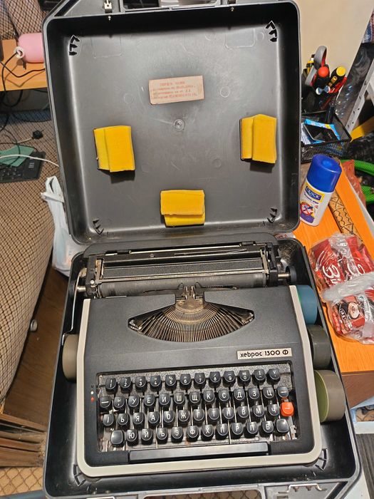 Пишеща машина Хеброс 1300 Ф