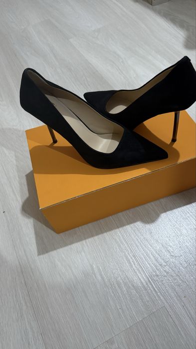 Продаю туфли SMAN черная замша