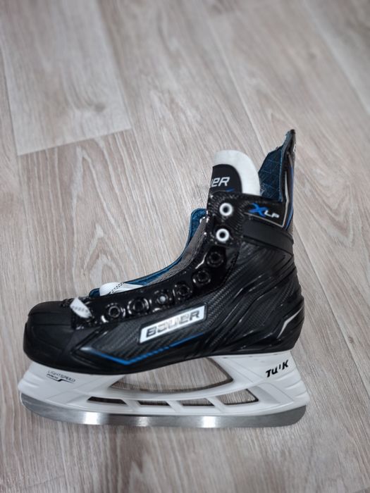 Продам новые коньки